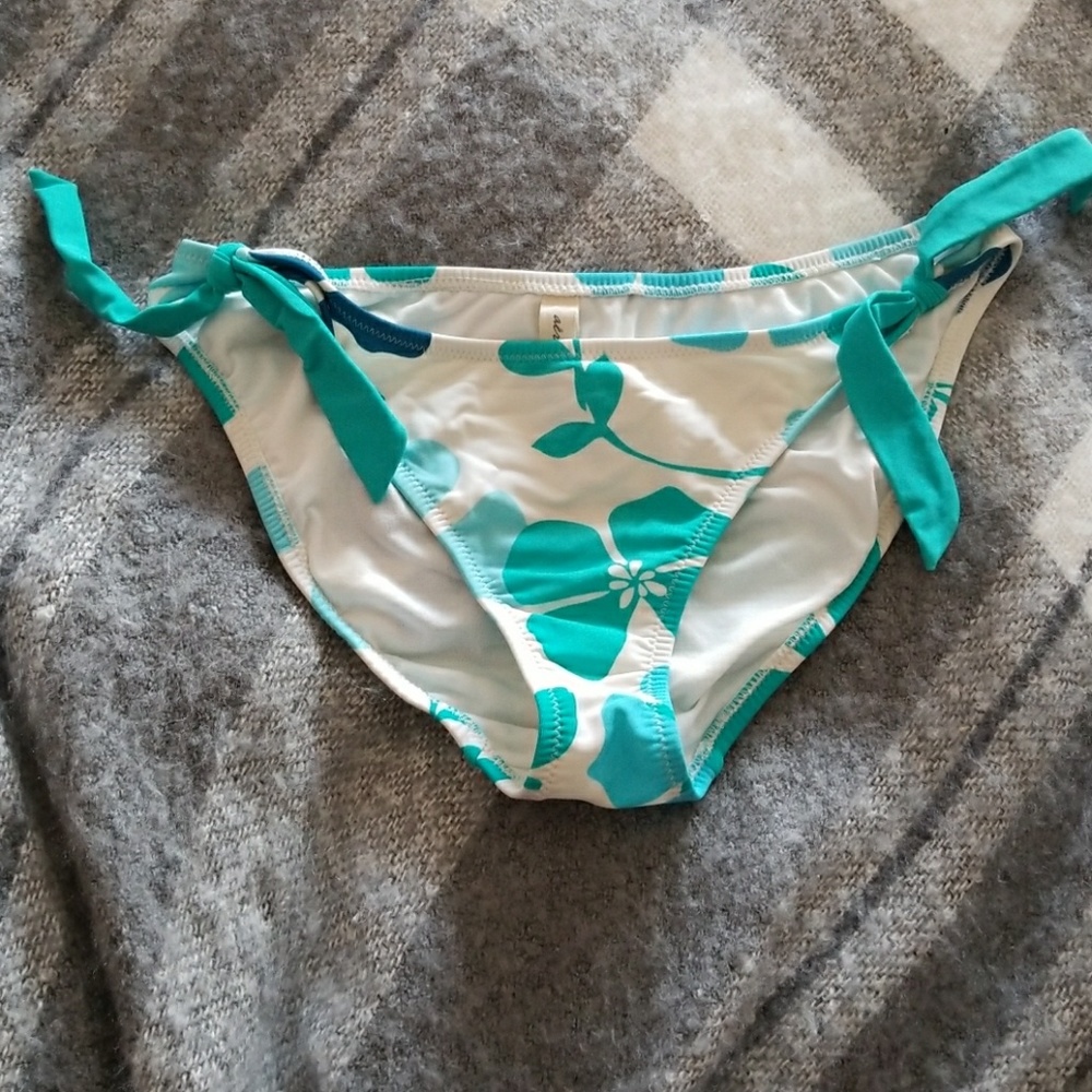 Floral bikini bottoms